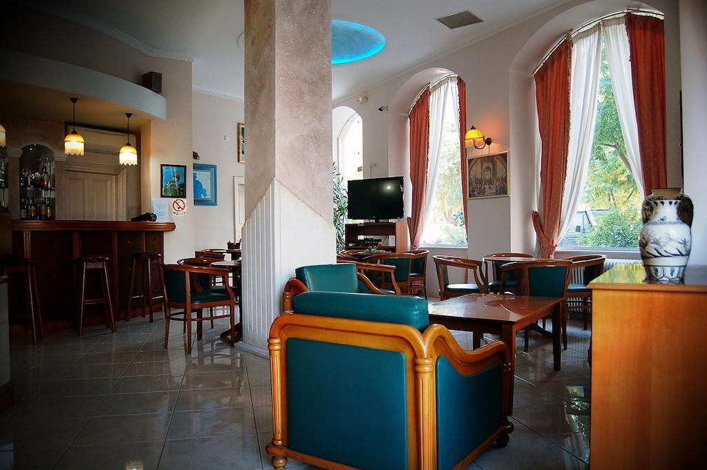 Diethnes Larissa Extérieur photo